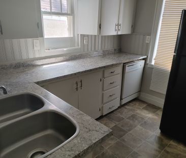 1326 ATHOL 2 BEDROOMS - Photo 6