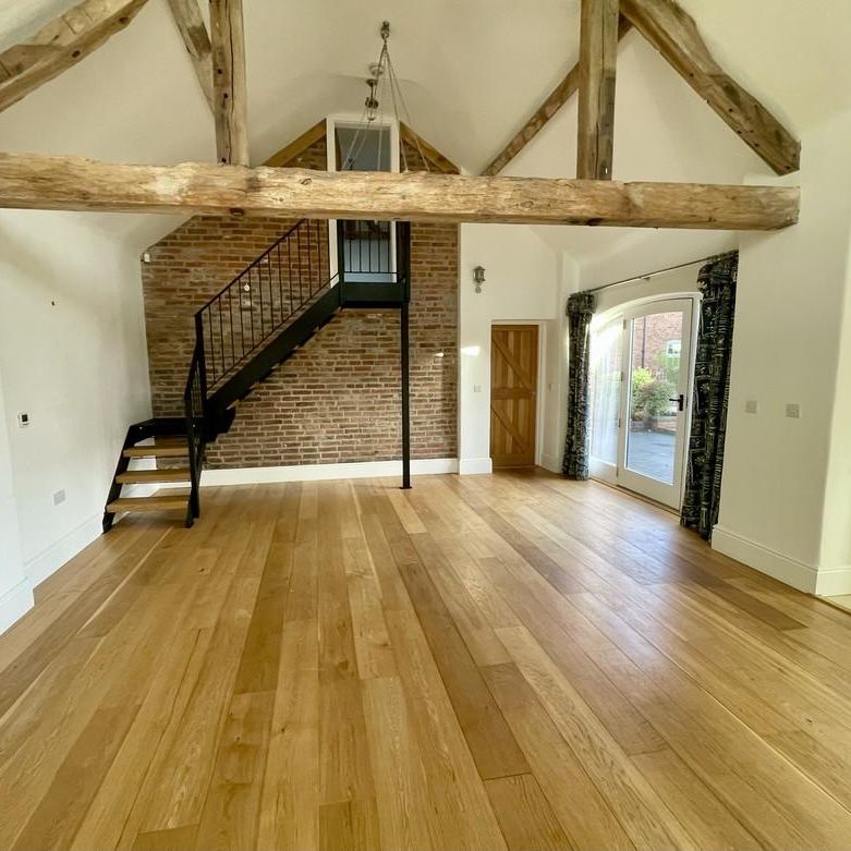 3 bedroom barn conversion to rent - Photo 1