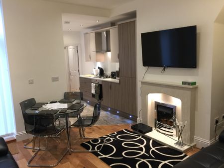 3 Double Bed Apartment Myrtle Grove Jesmond - Photo 4