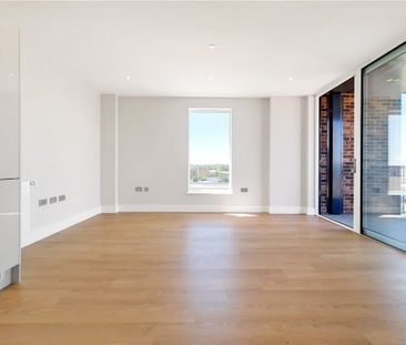 Excellent two-bedroom, two-bathroom flat within Wimbledon Grounds, ... - Photo 1