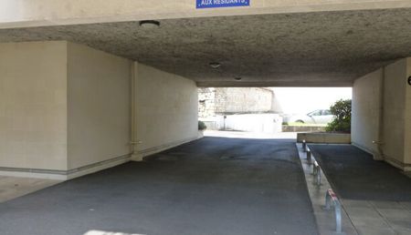 Appartement 2 pièces 62m2 REIMS 730 euros - Photo 4