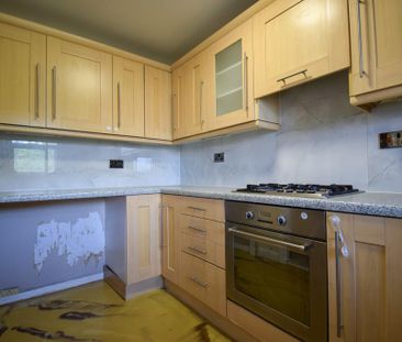 3 bedroom end of terrace house to rent - Photo 6
