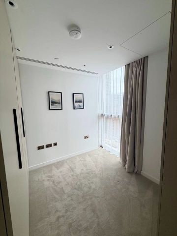 3 Bed Flat, Carnation Way, SW8 - Photo 3