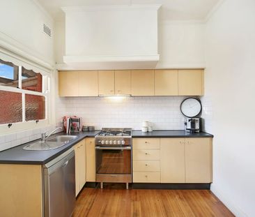 CHARACTER AND CHARM PERFECTLY LOCATED - Photo 5