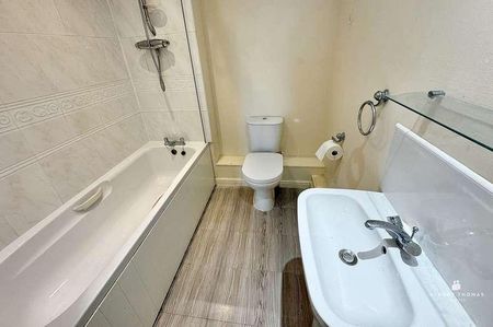 Collier Way, Southend On Sea, SS1 - Photo 2