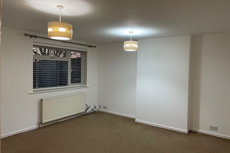 Lillibrooke Crescent - Photo 2