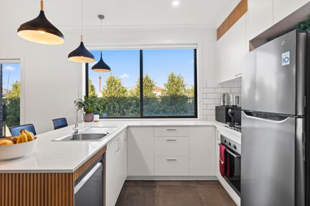 Charming 2-Bedroom Home in Thomastown - Photo 4