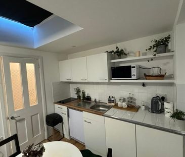 Studio Flat, Ashlone Road, SW15 - Photo 4