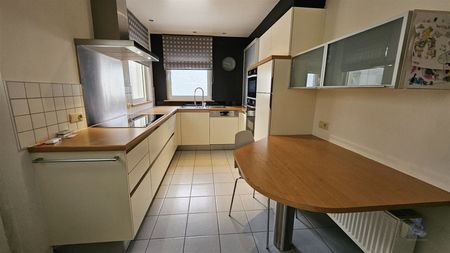 Woning met drie slaapkamers en garage - Foto 4