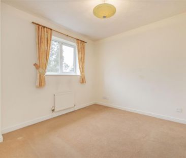 3 bed House - Detached To Let - Photo 2