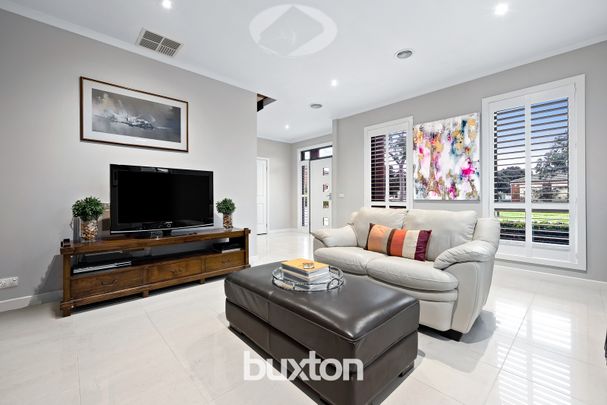 10 Stanford Avenue, Keysborough VIC 3173 - House For Rent | Domain - Photo 1