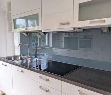 Geräumige 2-Zimmer-Wohnung mit Einbauküche in Wandsbek - Photo 1