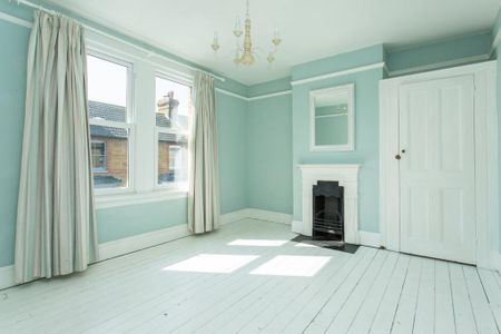 3 bedroom terraced house to rent - Photo 2