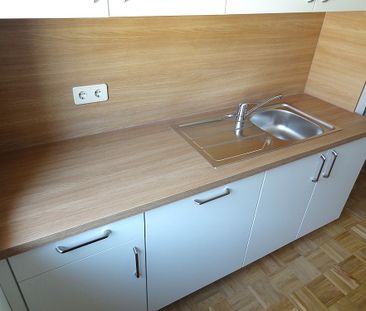 Gemütliche Mietwohnung mit neuer Einbauküche, Terrasse und Lift, in... - Photo 4