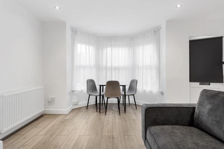 1 bedroom Flat To Let - Photo 5