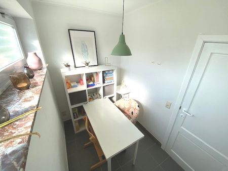 Polyvalente bedrijfsruimte van 50 m², ideaal voor vrij beroep. - Photo 2