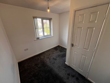 2 Bed Maisonette, Bellfield Close, M9 - Photo 4