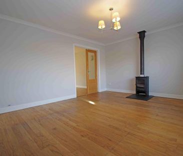4 bedroom detached house to rent - Photo 3