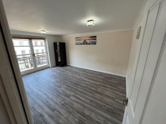 2 Bed Flat, Blenheim Court, RG1 - Photo 1