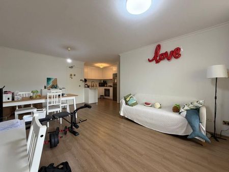 TIVOLI GARDEN! - FURNISHED TWO BEDROOM COZY APARTMENT WITH LUG - GARAGE THAT CAN FIT 2 CARS - Photo 2