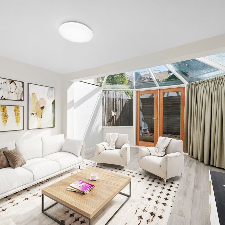 Large and Bright South Melbourne Abode - Photo 1