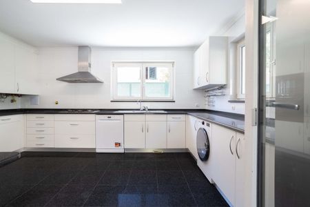 Lisboa, Lisbon 2775-393 - Photo 4