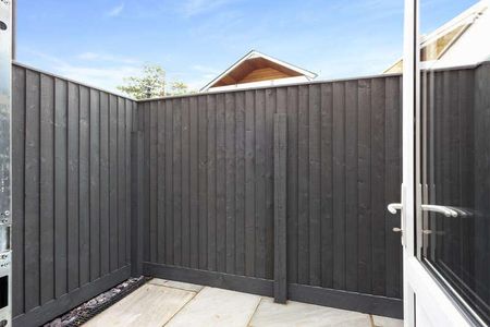 Bath Road, Cheltenham, GL53 - Photo 2