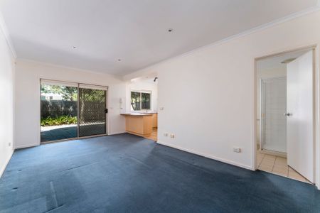 SURPRISINGLY SPACIOUS APARTMENT - Photo 4