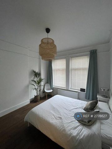 2 bedroom flat to rent - Photo 5