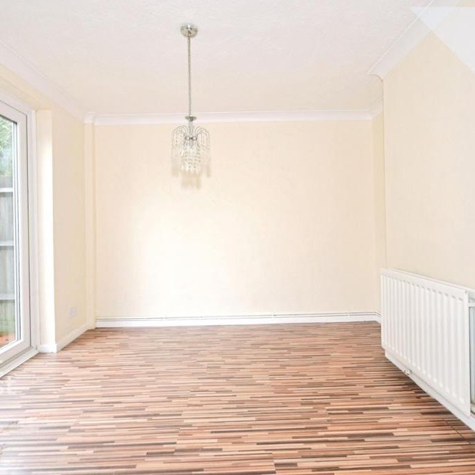3 bedroom terraced house to rent - Photo 1