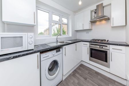 6 bedroom flat to rent - Photo 2