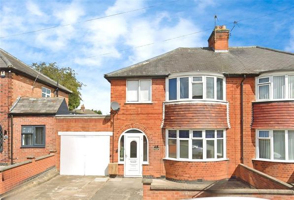 3 bedroom semi-detached house to rent - Photo 1