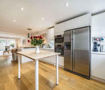 Stevenage Road, Bishops Park, SW6, London - Photo 2