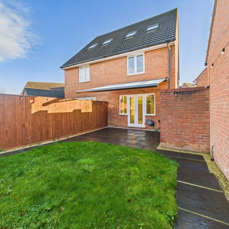 3 bedroom semi-detached house to rent - Photo 1