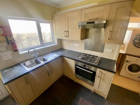 5 bedroom house to rent - Photo 3