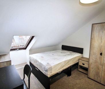 Warton Terrace, Heaton, Newcastle upon Tyne, Tyne and Wear, NE6 5LS - Photo 2