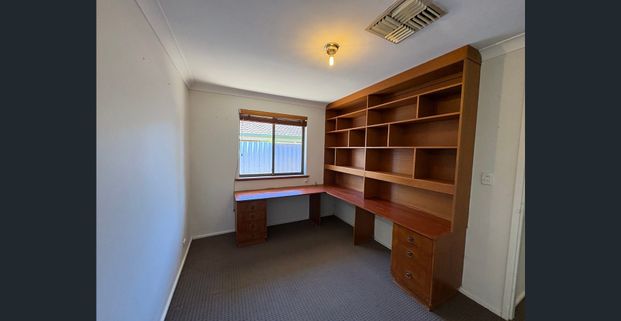 Riverbank Retreat: Spacious, Freshly Renovated Family Home! - Photo 1