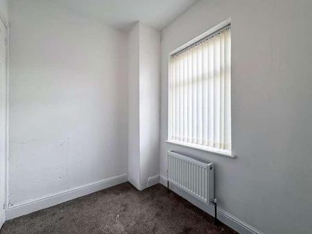 Alexandra Road, Wellingborough, NN8 - Photo 3