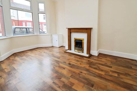 3 Bed Terraced House, Salisbury Drive, CH62 - Photo 3