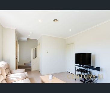 1/9 Frank Street, Noble Park, Vic 3174 - Photo 2