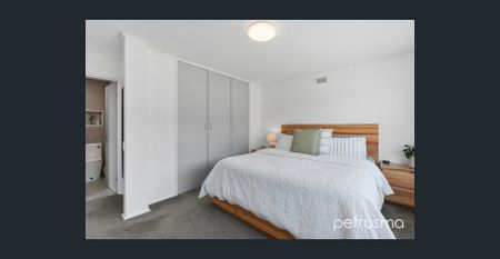 Modern Family Home - Photo 5