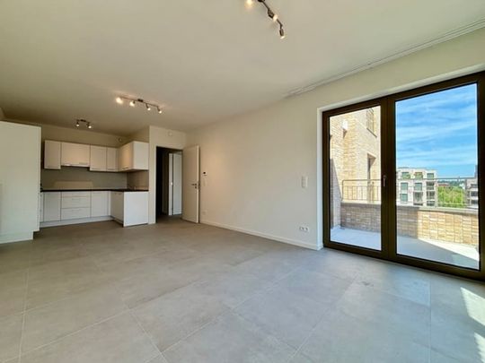 Appartement te huur - Photo 1