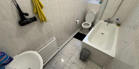 Room in a Shared Flat, London, N19 - Photo 3