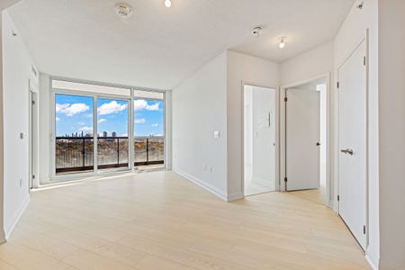 For Lease - 30 Gibbs Road Unit# 2007, Toronto, Ontario - Photo 2