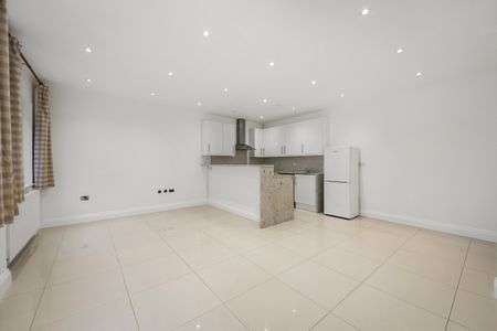 3 Bed Mews House To Rent - Photo 5