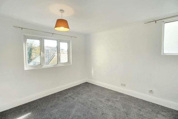 Risborough Lane, Folkestone, CT19 - Photo 1