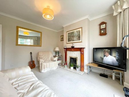 3 bedroom semi-detached house to rent - Photo 2