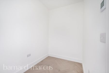 High Street - Photo 2