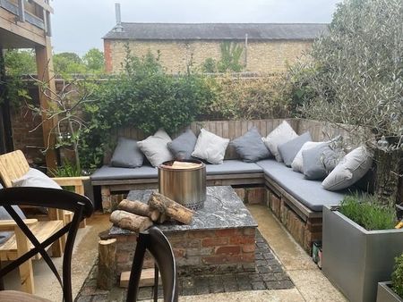 Vicarage Road - Photo 2