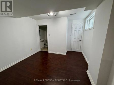 158 STAVE CRESCENT - Photo 5